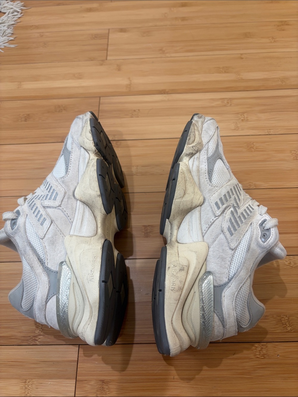 New Balance Women's White and Gray Retro Chunky Sneaker - Picture 7 of 8